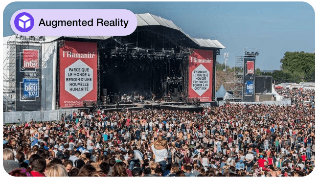 aperçu de jeunes dans un festival riant