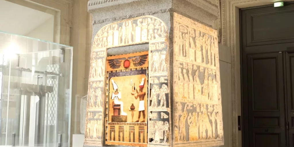 Voyage Virtuel dans l’Égypte Ancienne : L’Expérience de Réalité Augmentée au Louvre